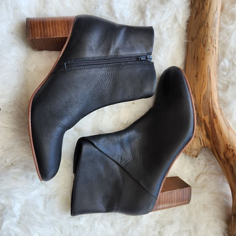 Soludos black leather heeled booties wood finish bottom